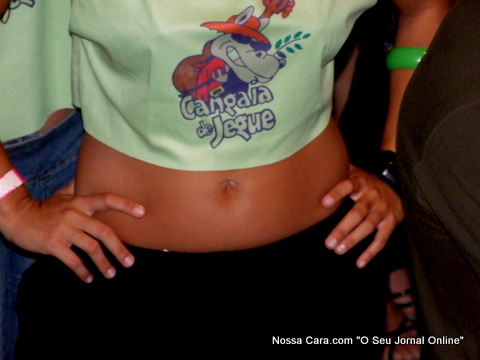 Que coisa mais linda esta barriguinha de uma das meninas que estavam na festa 