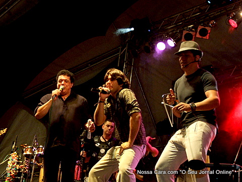 Norberto canta com o cantor Vando que veio do Rio de Janeiro para prestigiar a grava&ccedil;&atilde;o do dvd