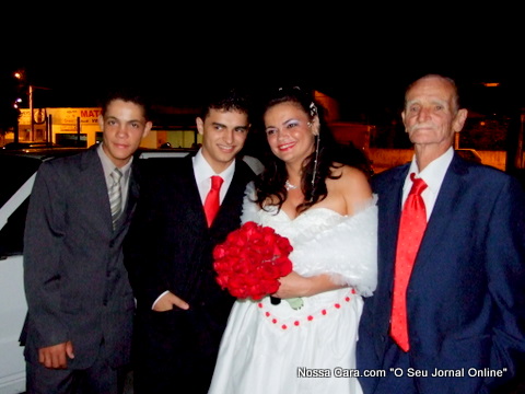Juliana o pai e os dois filhos quando tinha acabado de descer do carro
