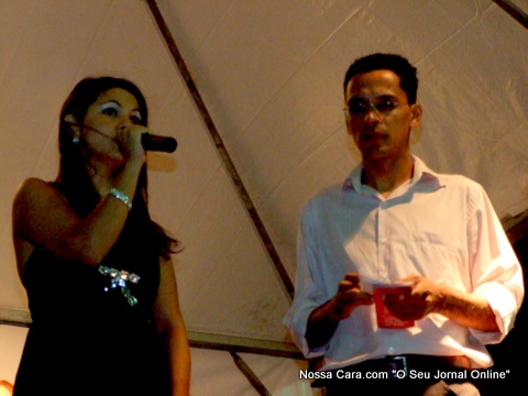 Moana Viterbo, idealizadora do Sons de Natal e o competente locutor Jo&atilde;o Bahia que apresenta este evento h&aacute; quatro anos