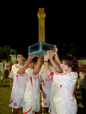 Internacional Bicampe&atilde;o da copa 2 dois de julhos ergue o trof&eacute;u 
