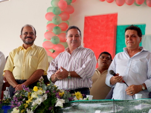 Da esq/direita Dep. Federal Jo&atilde;o Almeida, Dep. Estadual Ronaldo Carletto e Paulo Dap&eacute; 