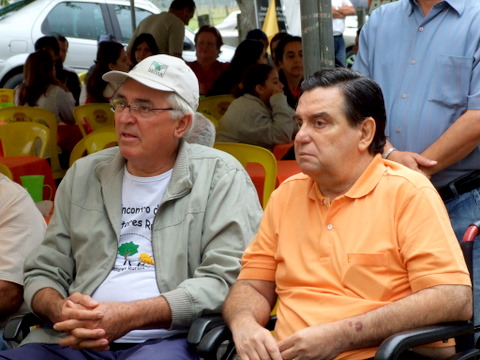 Arsiteu Depr&aacute; e Dr. Jos&eacute; Ramos Neto (camisa laranja)