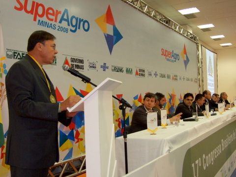 Irone Sampaio presidente da Federa&ccedil;&atilde;o Mineira de Apicultura e Pecu&aacute;ria do Estado de Minas Gerais 