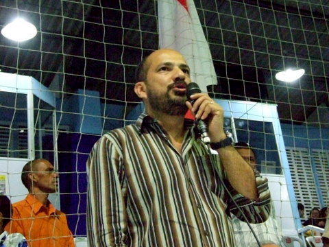 Prefeito de Eun&aacute;polis Rob&eacute;rio Oliveira, em seu discurso de abertura dos jogos