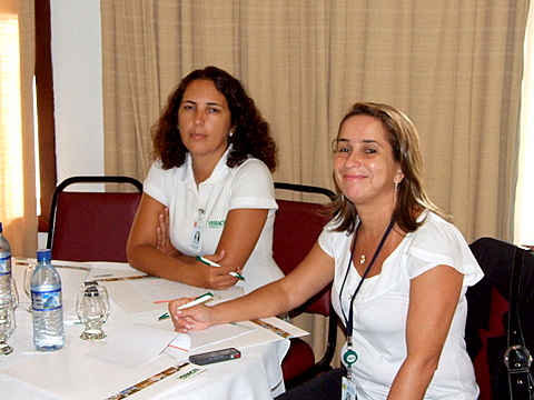 Hilda Rodrigues e Eduarda Toralles, da comunica&ccedil;&atilde;o da Veracel