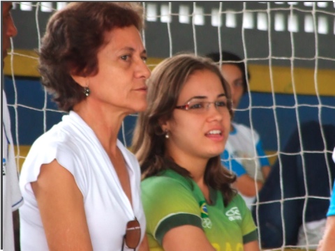 Maria Eliza Lemos com a ginasta Marcela Menezes