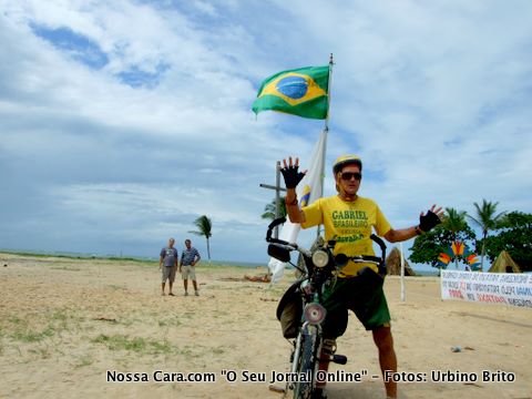 Gabriel Brasileiro, ciclista mineiro que h&aacute; nove anos vem de bicicleta de Belo Horizonte prestigiar os jogos
