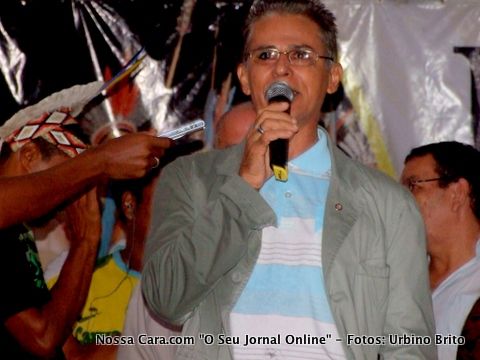 O prefeito de Jorge Pontes, de Santa Cruz Cabr&aacute;lia discrusa durante a cerim&ocirc;nia de abertura do jogos