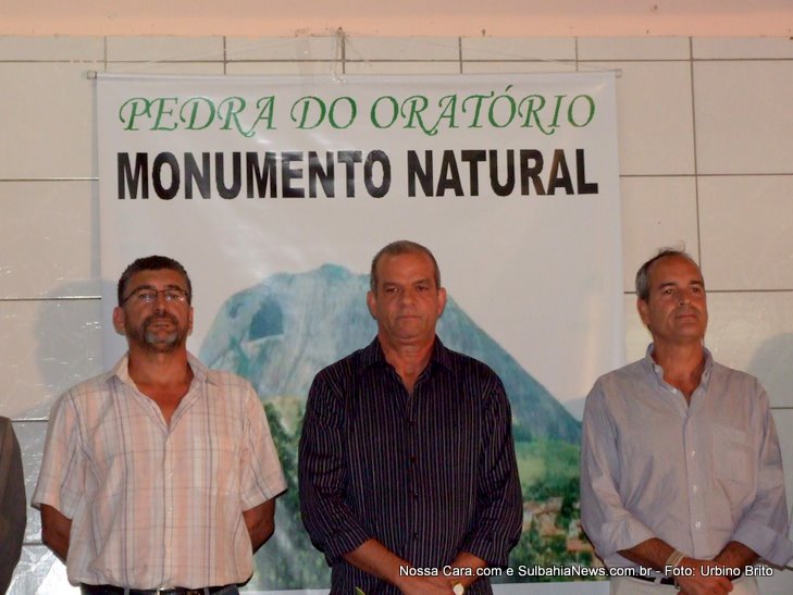Justiniano (esquerda) secret&aacute;rio Municiapal de Meio Ambiente, Ademar Pinto (centro) prefeito de Guaratinga, Jos&eacute; Augusto Tosato (Inga).