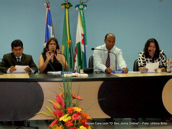 Da esq/direita Valdiram Marques, Carm&eacute;m L&uacute;cia, Ubaldo Suzart e Ruthe Contadora que formam a mesa diretota da casa