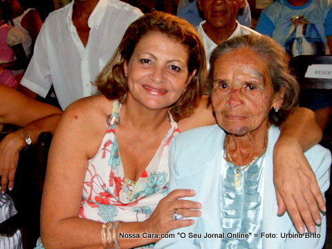 A grande amiga Lia Caires e a senhora Lindaura, m&atilde;e de Neone Cordeiro 