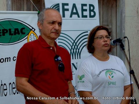 Ant&ocirc;nio Carlos (diretor da Faeb do Sindicato) e Eliane Menezes (presidente) do Sindicato e diretora da Faeb