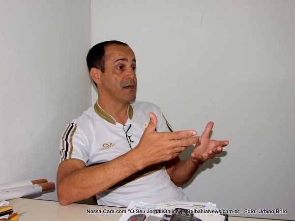 Artur Nunes, t&eacute;cnico da sele&ccedil;&atilde;o de futsal de Eun&aacute;polis, a frente do time h&aacute; oito anos acumulando t&iacute;tulos 