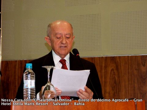 José Lopes Araujo presidente da Assocafé fáz a abertura do evento