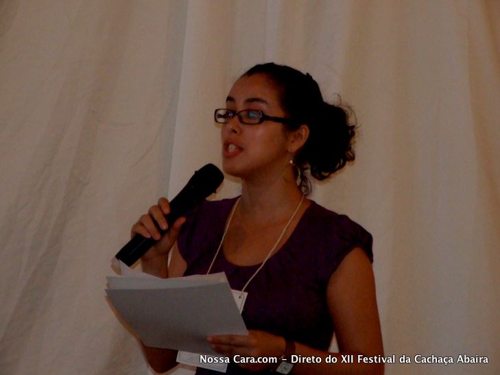 A jovem Maria C&acirc;ndida da equipe do professor Alcides foi brilhante como mestre de cerim&ocirc;nia