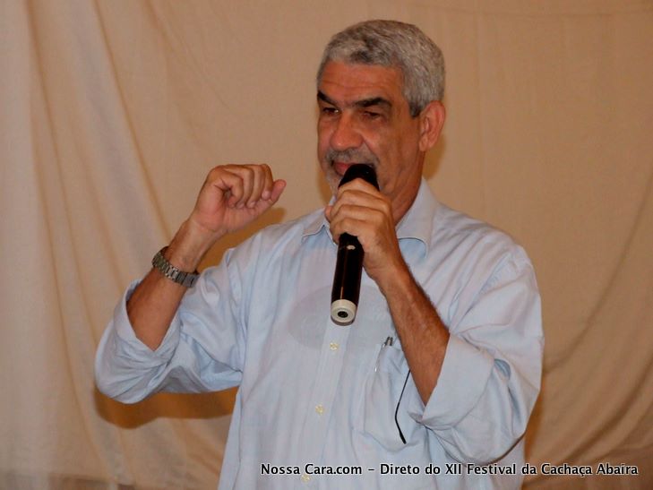 O prefeito de Mucug&ecirc; Fernando Medrado tamb&eacute;m presitigiando o semin&aacute;rio