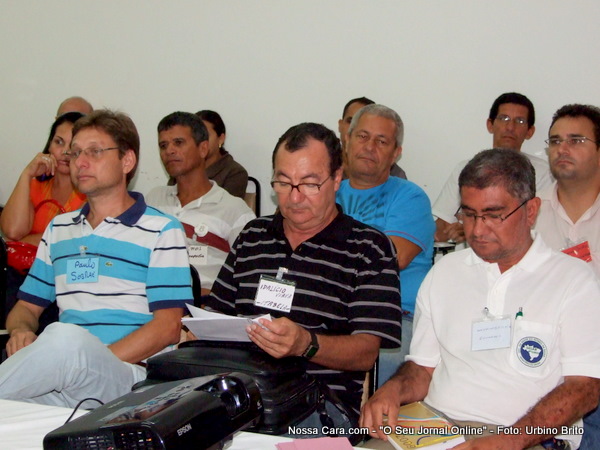 A direita Paulo Andrade (Sebrae) ao centro Id&aacute;licio Viana (Apisbela) e Washington (Assoape)