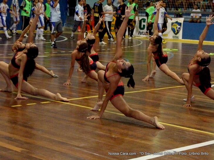 As meninas da porfessora Adail Rocha d&atilde;o o show e encanta o p&uacute;blico