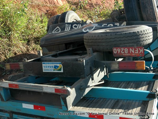 Aqui temos a parte de traz do caminh&atilde;o inclusive pode se ver o n&uacute;mero da placa