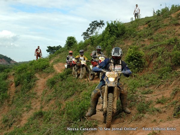 Aqui ainda na fazenda de Maria Menezes uma descida de arrepiar os cabelos dos mais experientes pilotos
