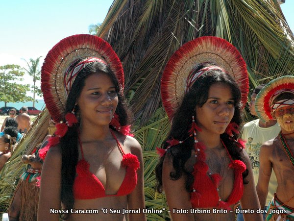 Aqui duas princesinhas patax&oacute; Maralina e Maralisa da aldeia de Coroa Vermelha sempre encontramos mulheres lindas entres as jovens ind&iacute;genas