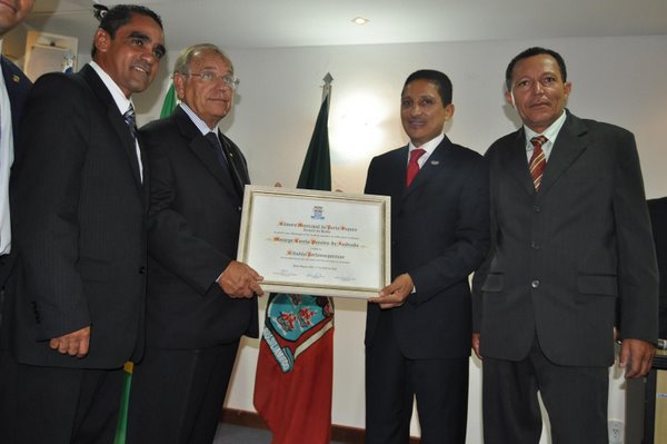 Moacyr Andrade recebe Título