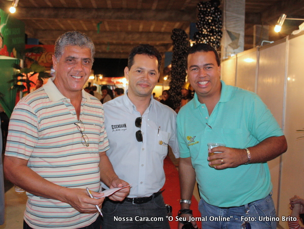 O jornalista Teoney Guerra, Abissay, Nova Schin (centro) e Renatinho (do site O Xarope.com).