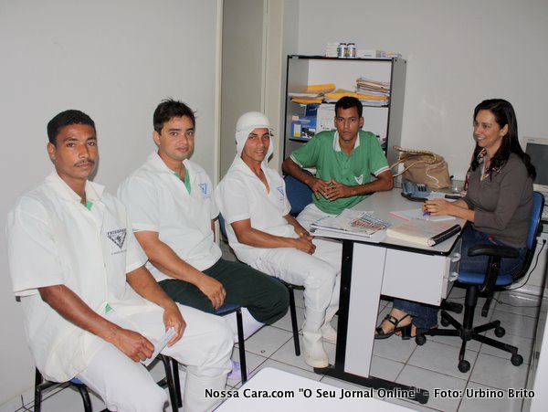 Durante a audi&ecirc;ncia com a Dra. Cissa chefe da Vigil&acirc;ncia Sanit&aacute;ria enquanto faziam a denuncia 