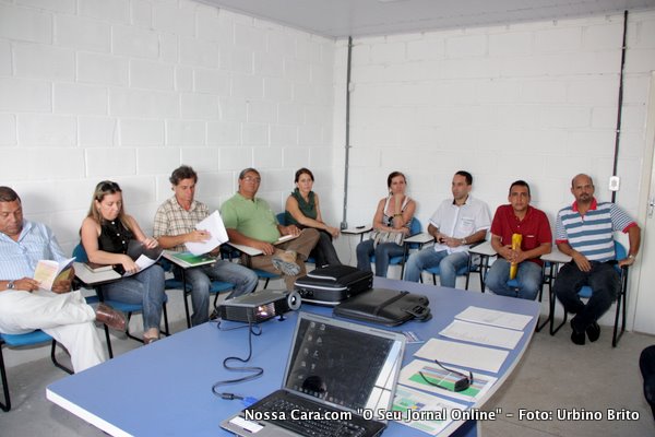 Muitos empres&aacute;rios que j&aacute; est&atilde;o isntalados no distrito e outros que querem se instalar compareceram a reuni&atilde;o