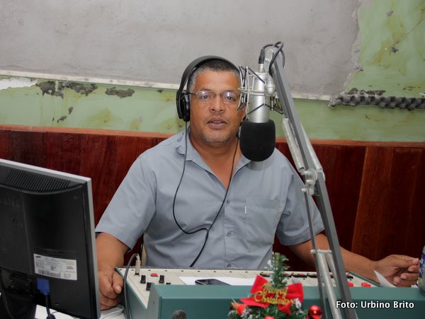 O aparesentador do programa e acad&ecirc;mico de direito Jota Bastos