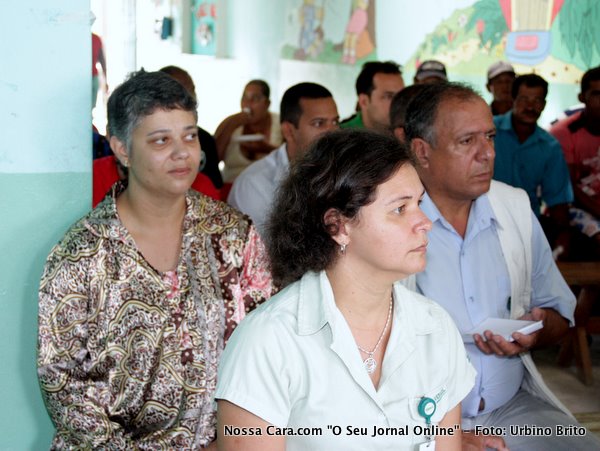 Em primeiro plano Izabel Bianchi assistente social da Veracel