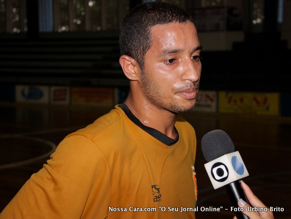 A Tv Santa Cruz entrevista o jogador Tiago Arag&atilde;o (Aragol) que &eacute; uma das pe&ccedil;as fundamentais da equipe 
