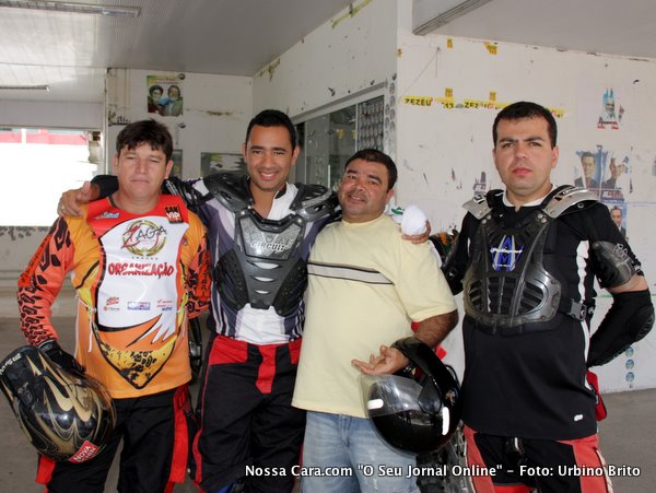 Da esq/direita S&eacute;rgio Bobbio e amigos que vieram prestigiar o evento
