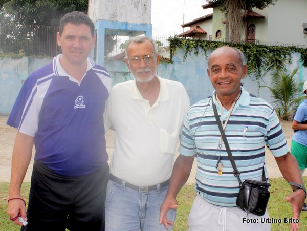 J&acirc;nio Bahia, Djairo Avelino (centro) e Jota Cruz