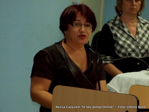 A VICE PREFEITA MARIA MENEZES durante a leitura da sua mensagem de
boas vindas do reinicio do trabalhos da C&acirc;mara
