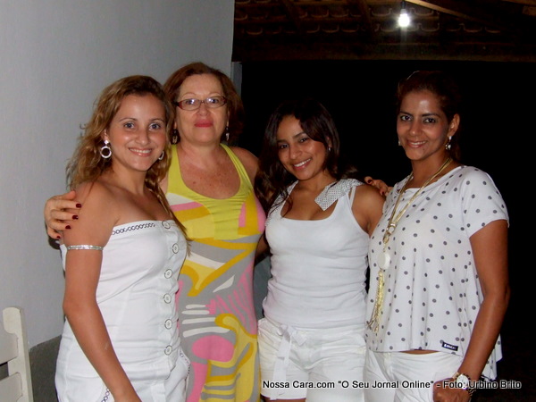 Da esq/direira Daniele, &Acirc;ngelica, Fernanda e Marisa posam para as lentes do Nossa Cara.com 