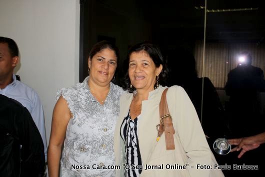 A presidente da C&acirc;mara Municipal de Eun&aacute;polis Carm&eacute;m L&uacute;cia e Jovita Lima presidente da APLB - Sindicato