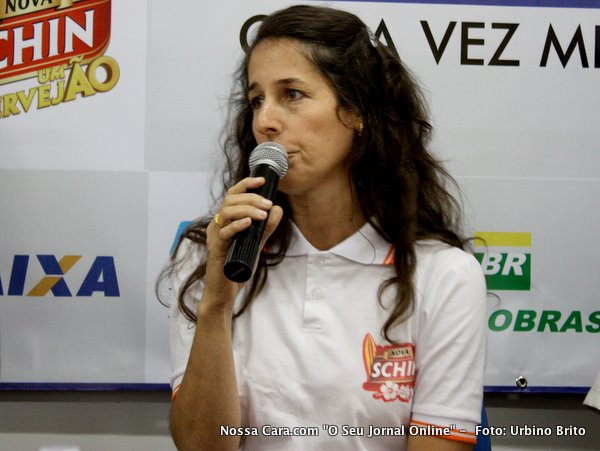 A empres&aacute;ria Elizabeth Checon representante da marca em Eun&aacute;polis durante a coletiva para a imprensa