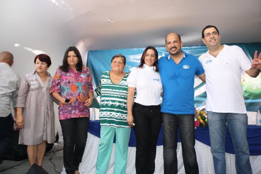 Da esq/direita Maria Menezes, Ruthe Contadora, Dilma Gramacho, Cl&aacute;udia Oliveira, Rob&eacute;rio Oliveira e Beto do Ax&eacute; Moi