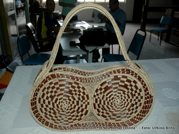 Pe&ccedil;as maravilhosas a exemplo desta bolsa feminina que deixou todos os participantes da reuni&atilde;o encantados 
