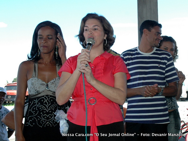 Leia esposa de Gil tendo ao lado direito Juscelina e do lado esquerdo o vereador Z&eacute; Miranda