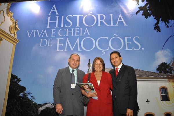 Abade e Guto Jones com Emilia Salvador Silva, da Bahiatursa