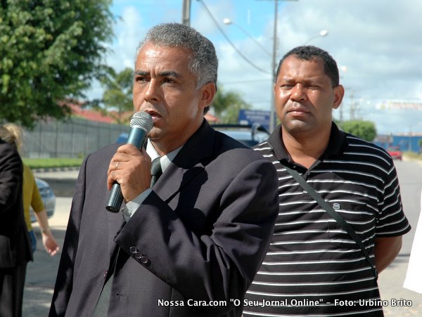 Dr. Valdeir Ribeiro um dos membros da comiss&atilde;o durante se discurso