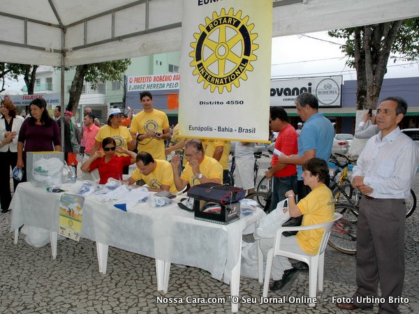 Equipe do Rotary Club, respons&aacute;vel pela inscri&ccedil;&atilde;o do ciclistas