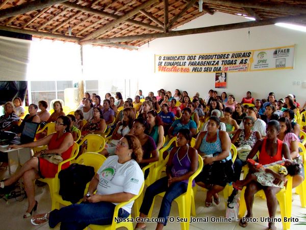Aqui homenageamos todas as mulheres que vieram da área rural para comemorar o seu dia na festa do Sindicato dos Pordutores Rurais de Eunápolis