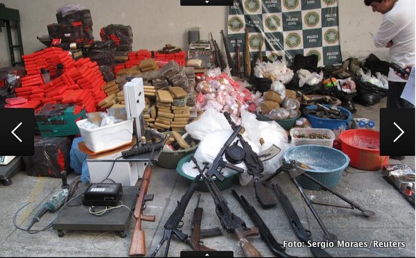   Drogas e armas apreendidas que chegaram &agrave; Core - Foto: L&iacute;via Torres/G1 e n&atilde;o de S&eacute;rgio Moraes