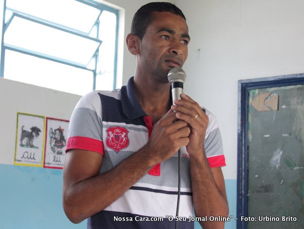 O administrador de Mundo Novo enquanto fazia uso da palavra