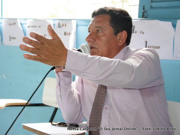 Vereador Cherubino Jos&eacute; de Souza enquanto aparteava um colega 