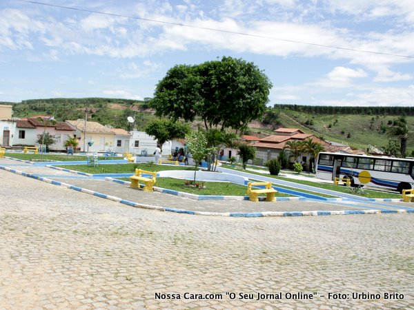 Ficou linda a pracinha de Mundo Novo parab&eacute;ns ao vereador Ubaldo Suzart por mais esta realiza&ccedil;&atilde;o em beneficio da comunidade